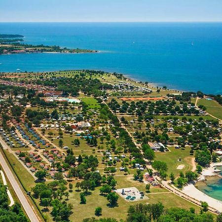 Happy Camp Mobile Homes In Camping Park Umag Karigador Exterior photo