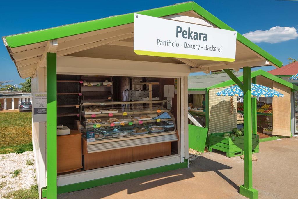 Happy Camp Mobile Homes In Camping Park Umag Karigador Exterior photo