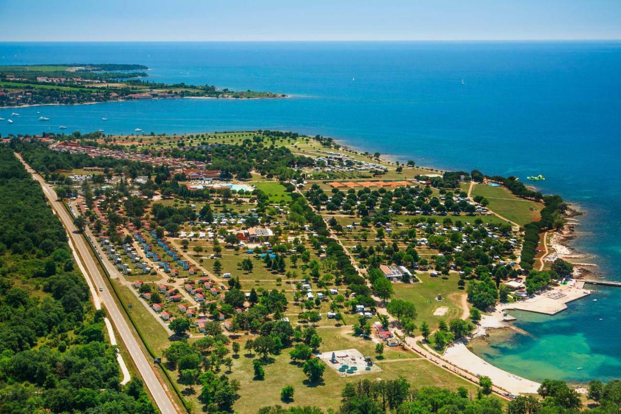 Happy Camp Mobile Homes In Camping Park Umag Karigador Exterior photo